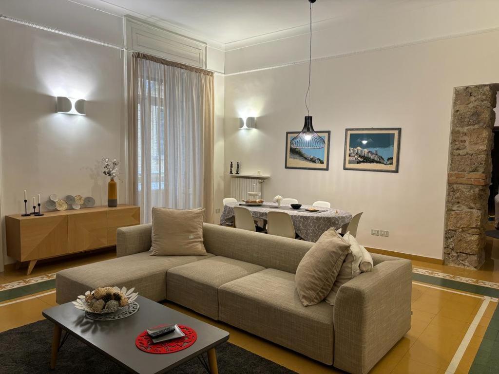 Luxury Manfredi Apartment Салерно Екстериор снимка