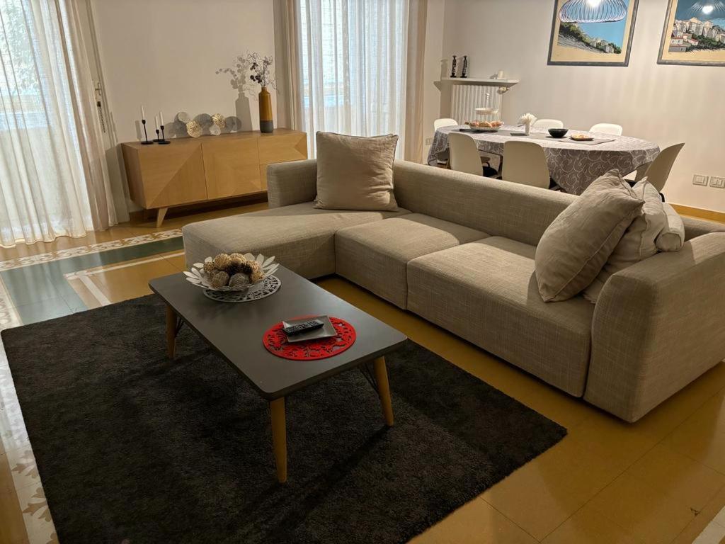 Luxury Manfredi Apartment Салерно Екстериор снимка