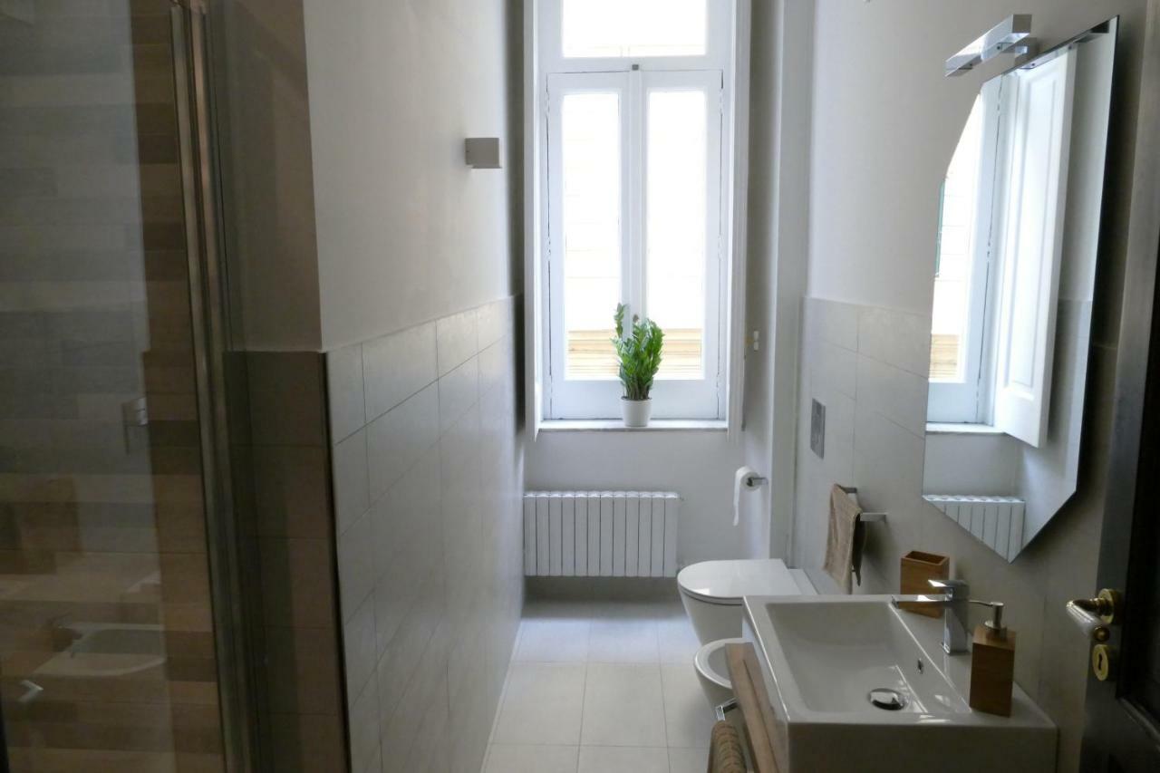 Luxury Manfredi Apartment Салерно Екстериор снимка