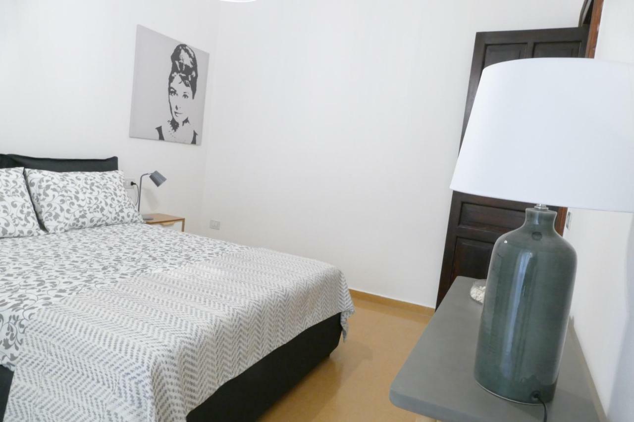 Luxury Manfredi Apartment Салерно Екстериор снимка