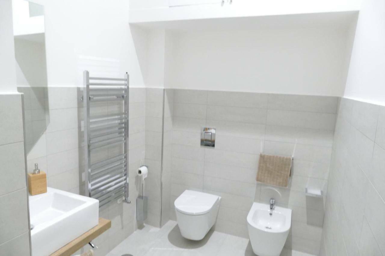 Luxury Manfredi Apartment Салерно Екстериор снимка