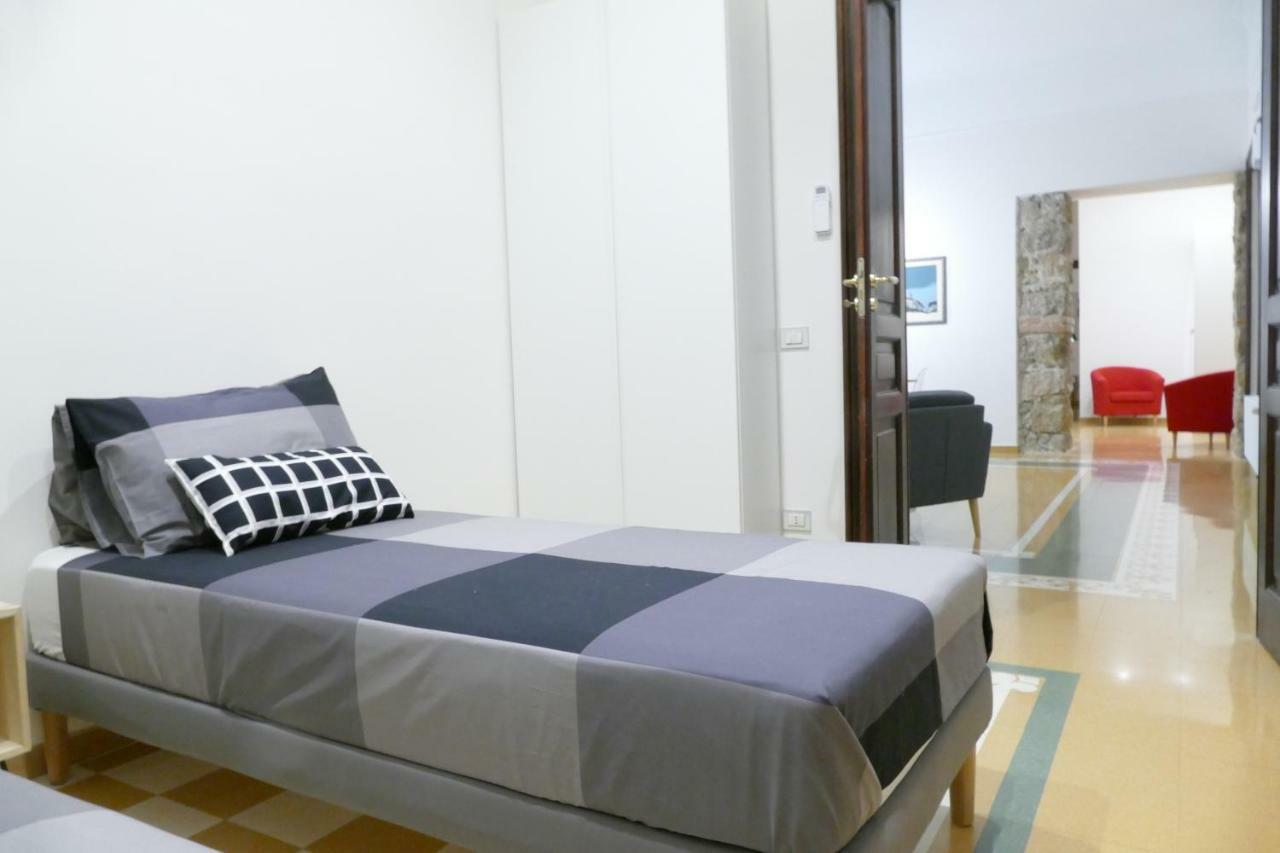 Luxury Manfredi Apartment Салерно Екстериор снимка